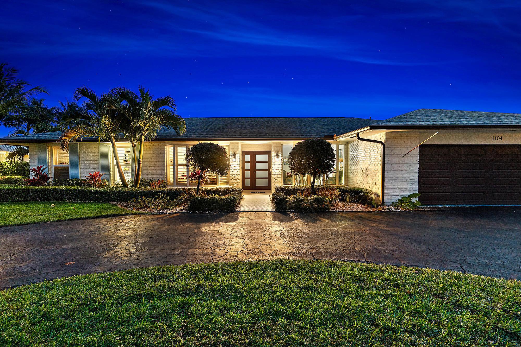 1104 Country Club Circle