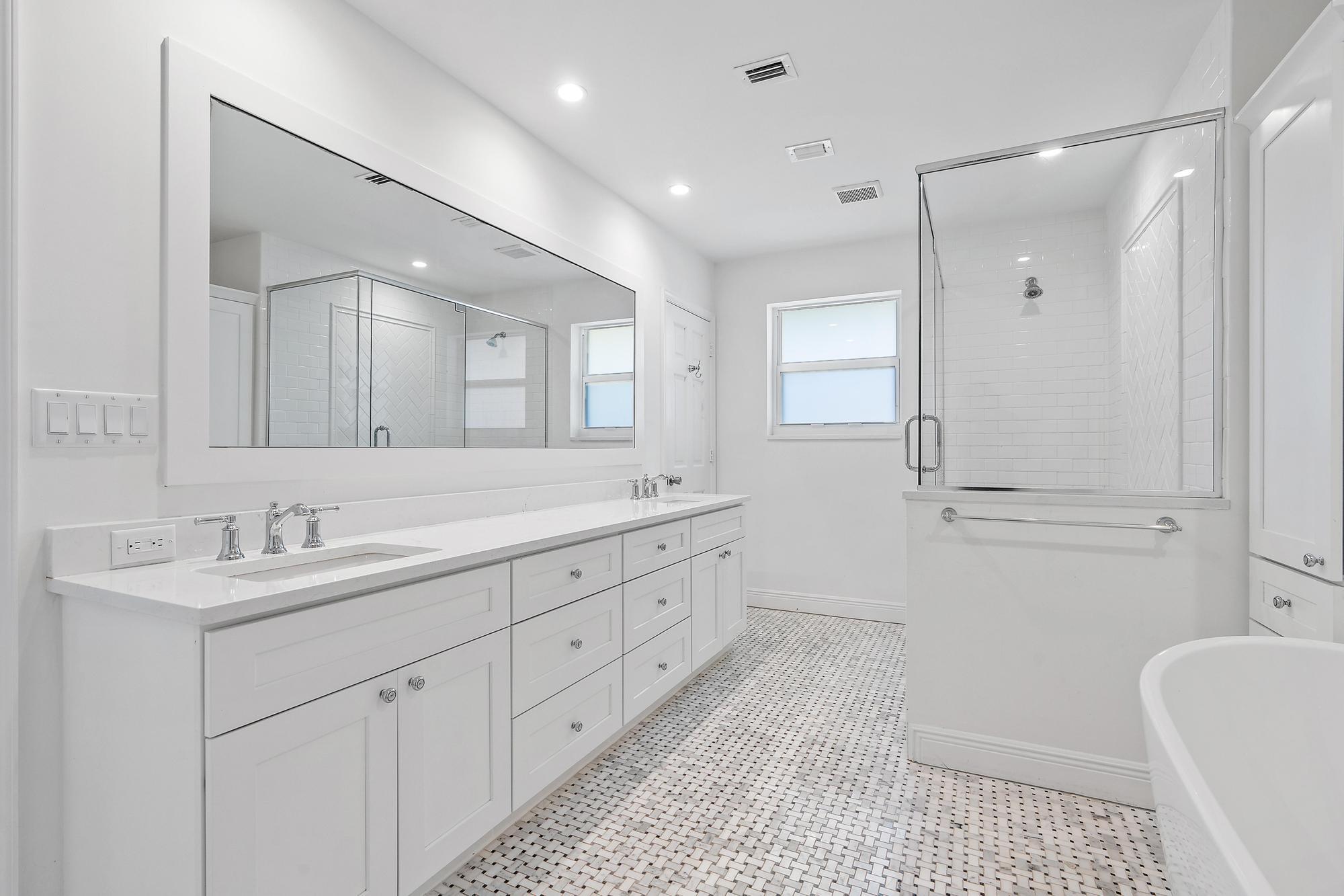 1104 Country Club Circle