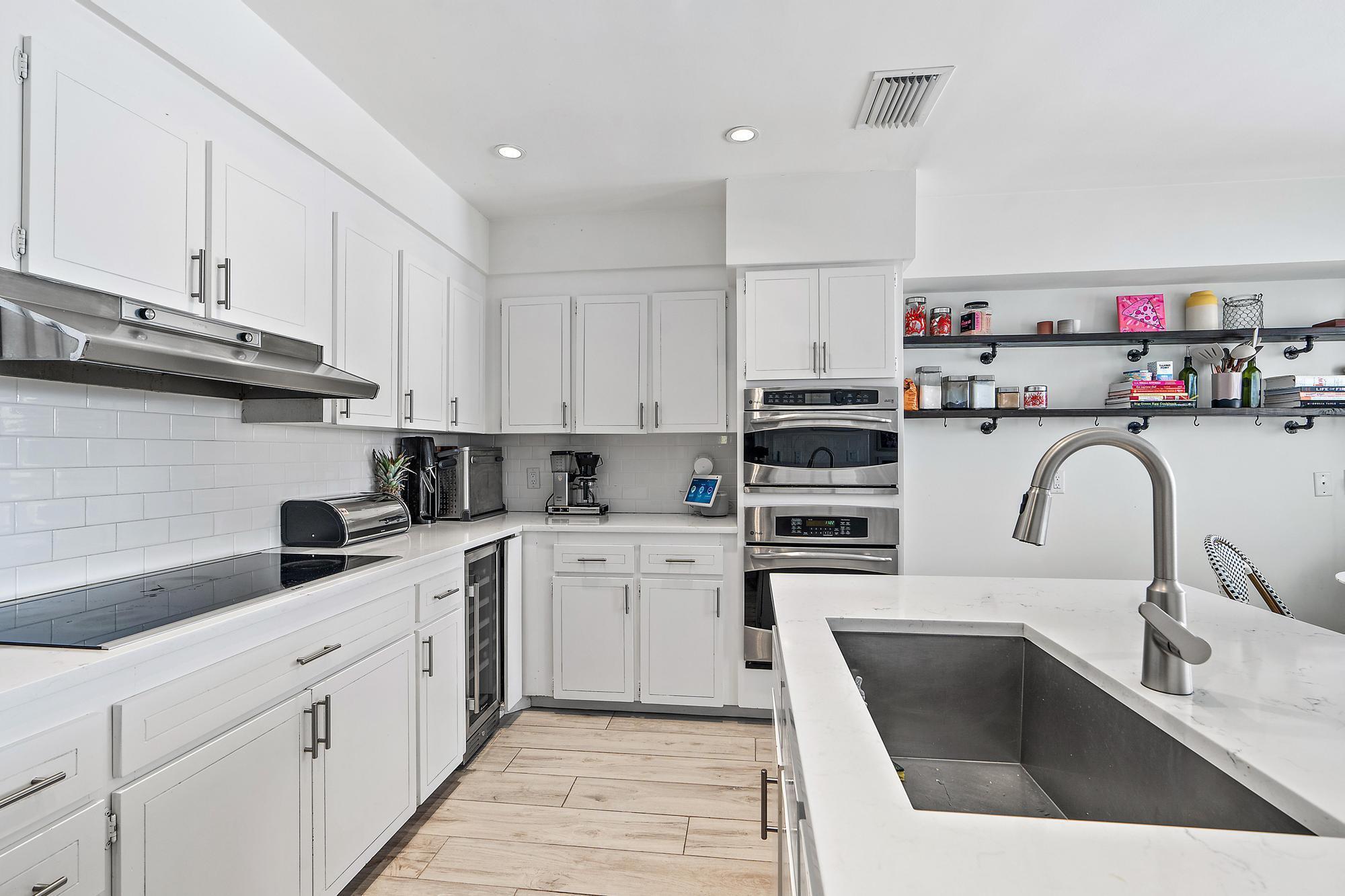 1104 Country Club Circle