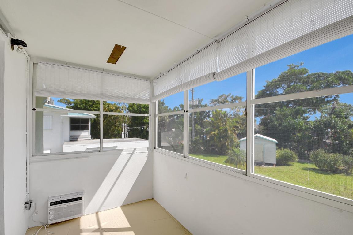 2290 Sunset Avenue 18