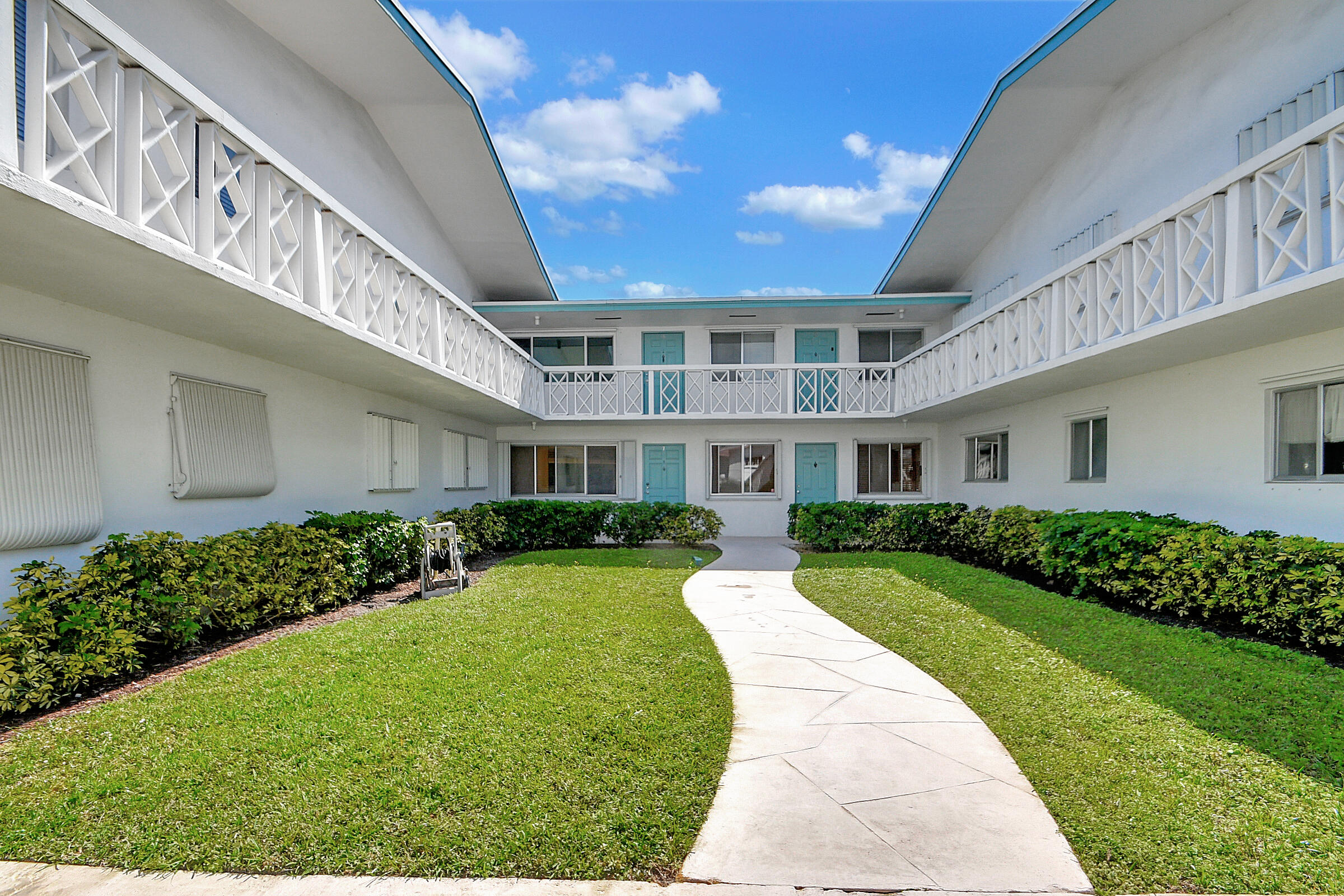 2290 Sunset Avenue 18