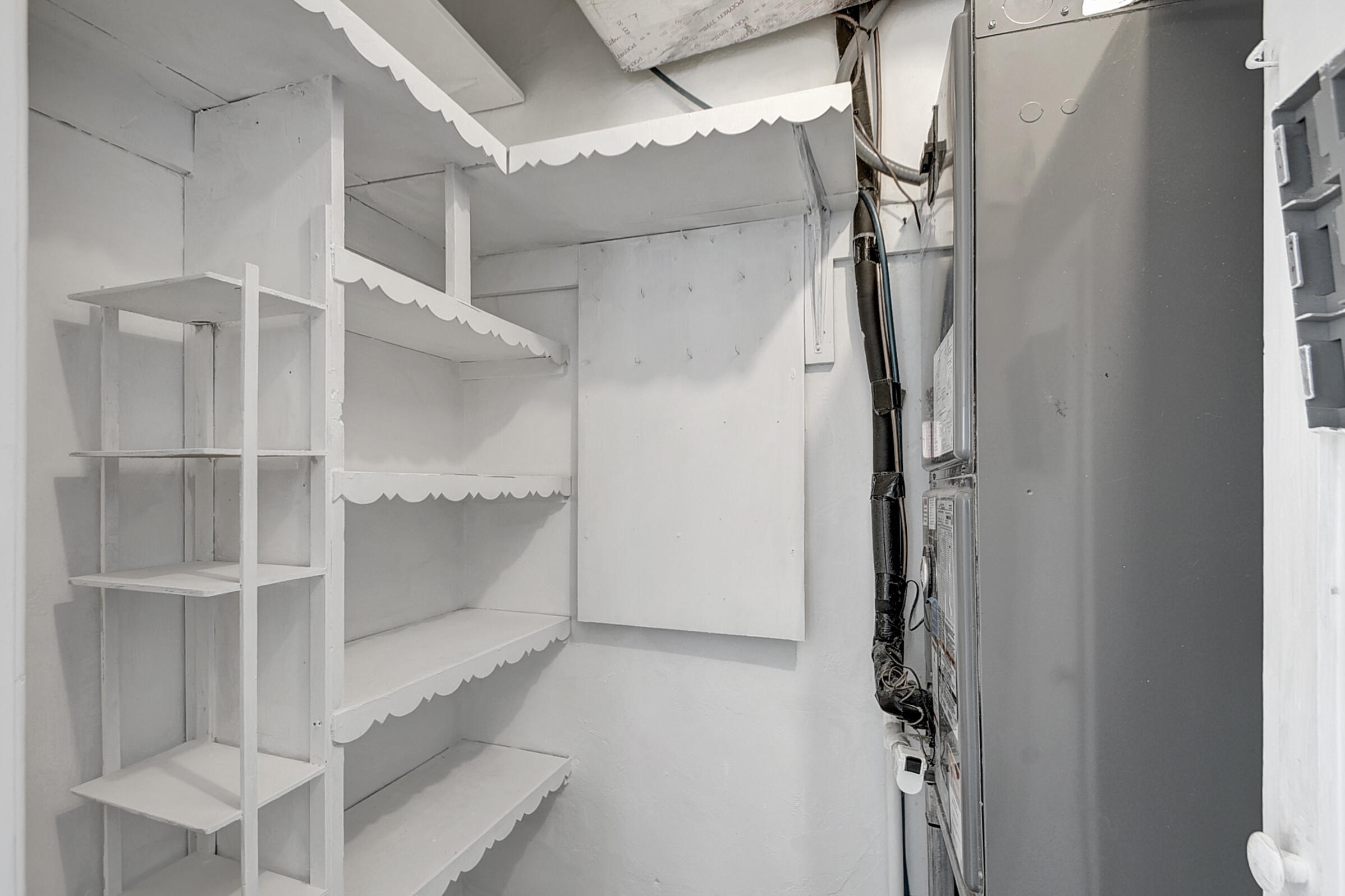 2290 Sunset Avenue 18