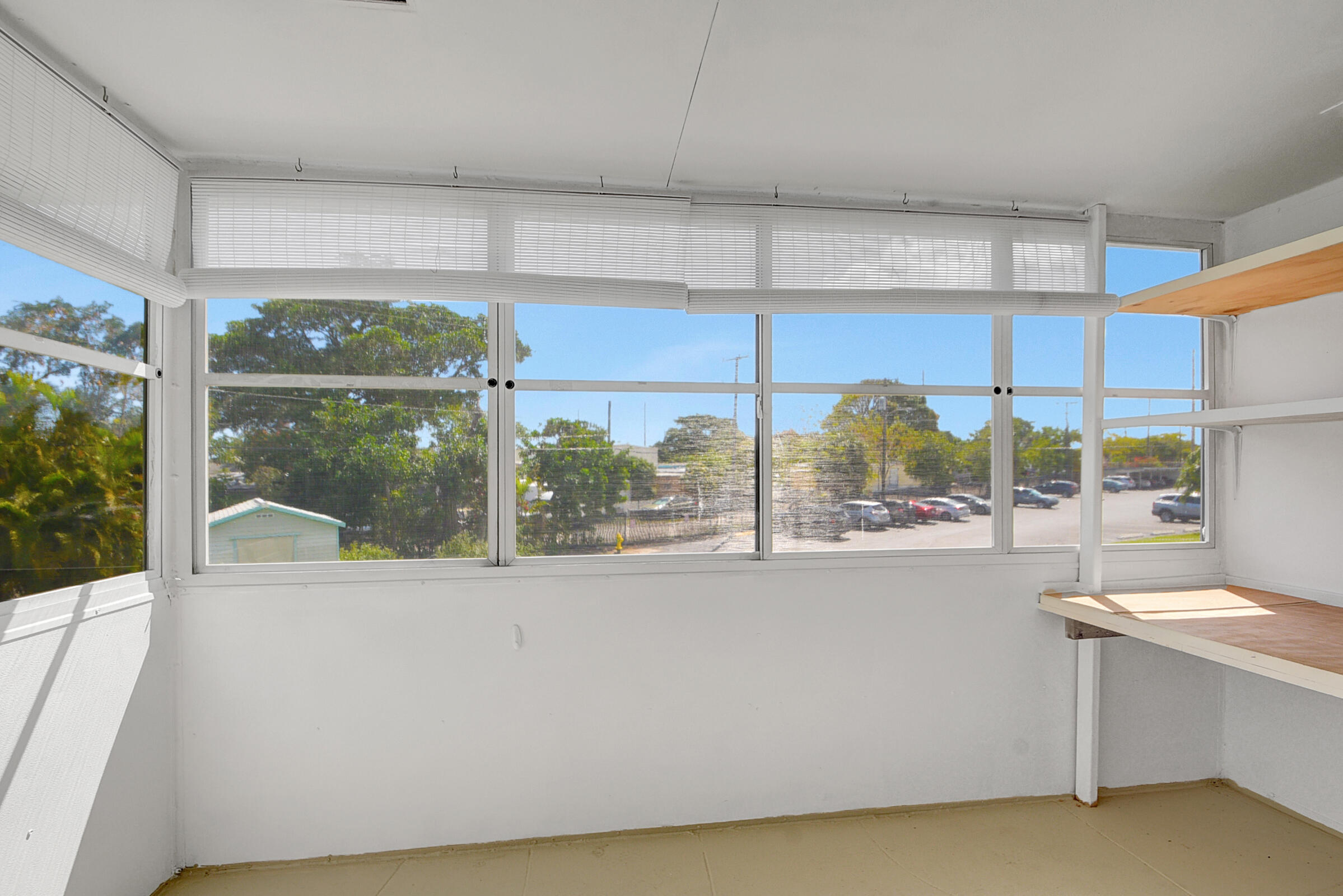 2290 Sunset Avenue 18