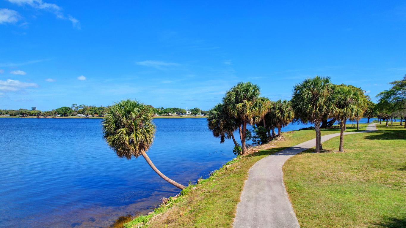 2290 Sunset Avenue 18