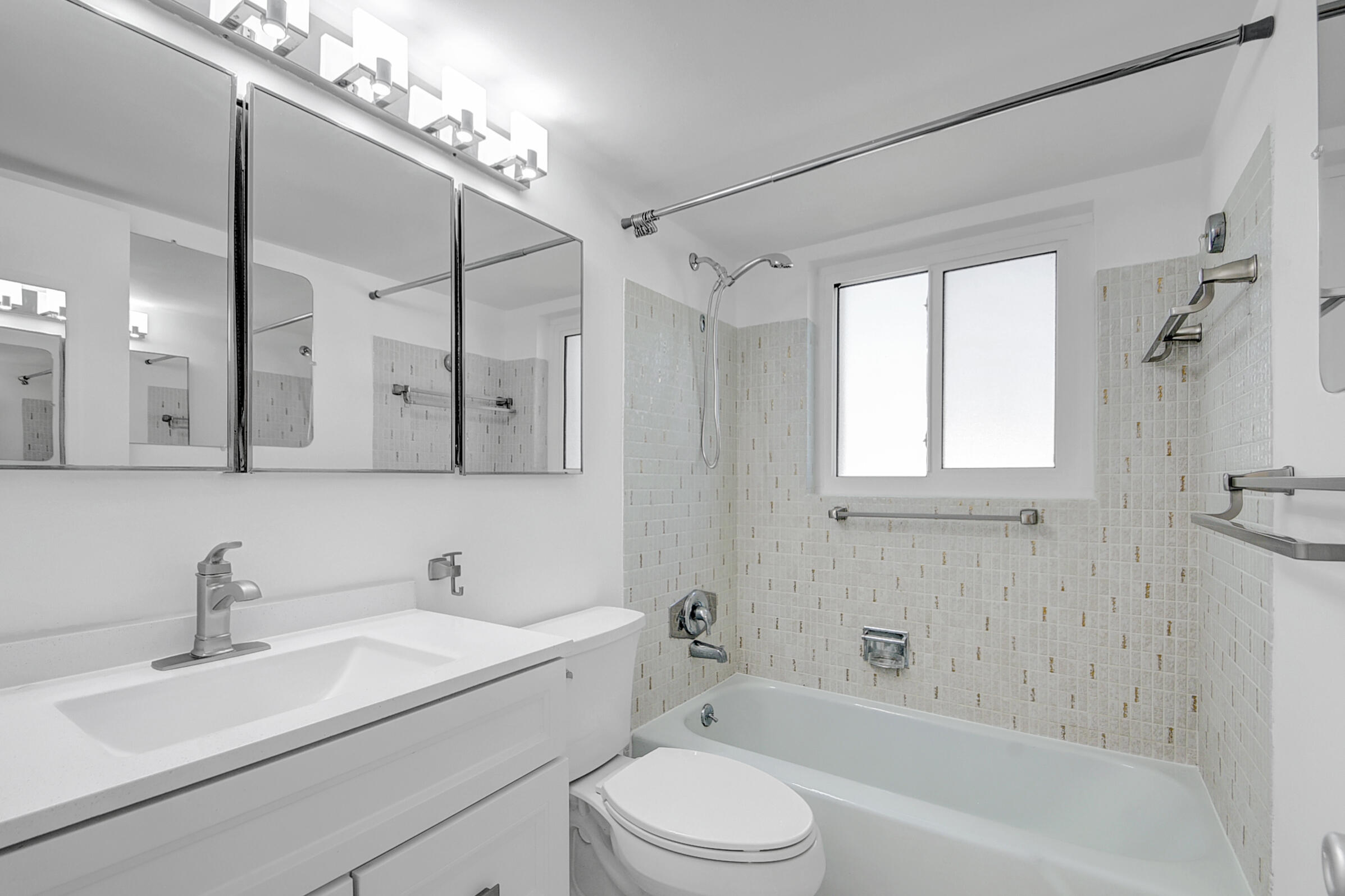 2290 Sunset Avenue 18