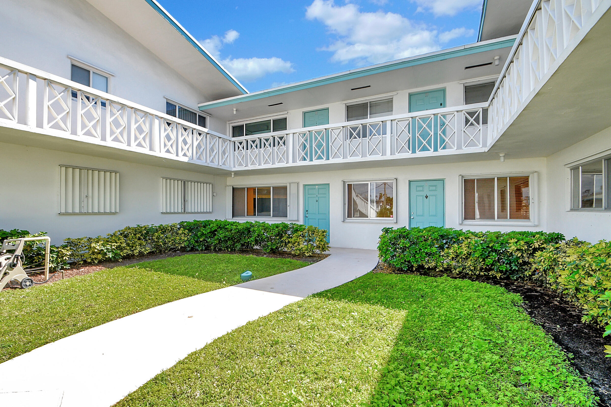 2290 Sunset Avenue 18