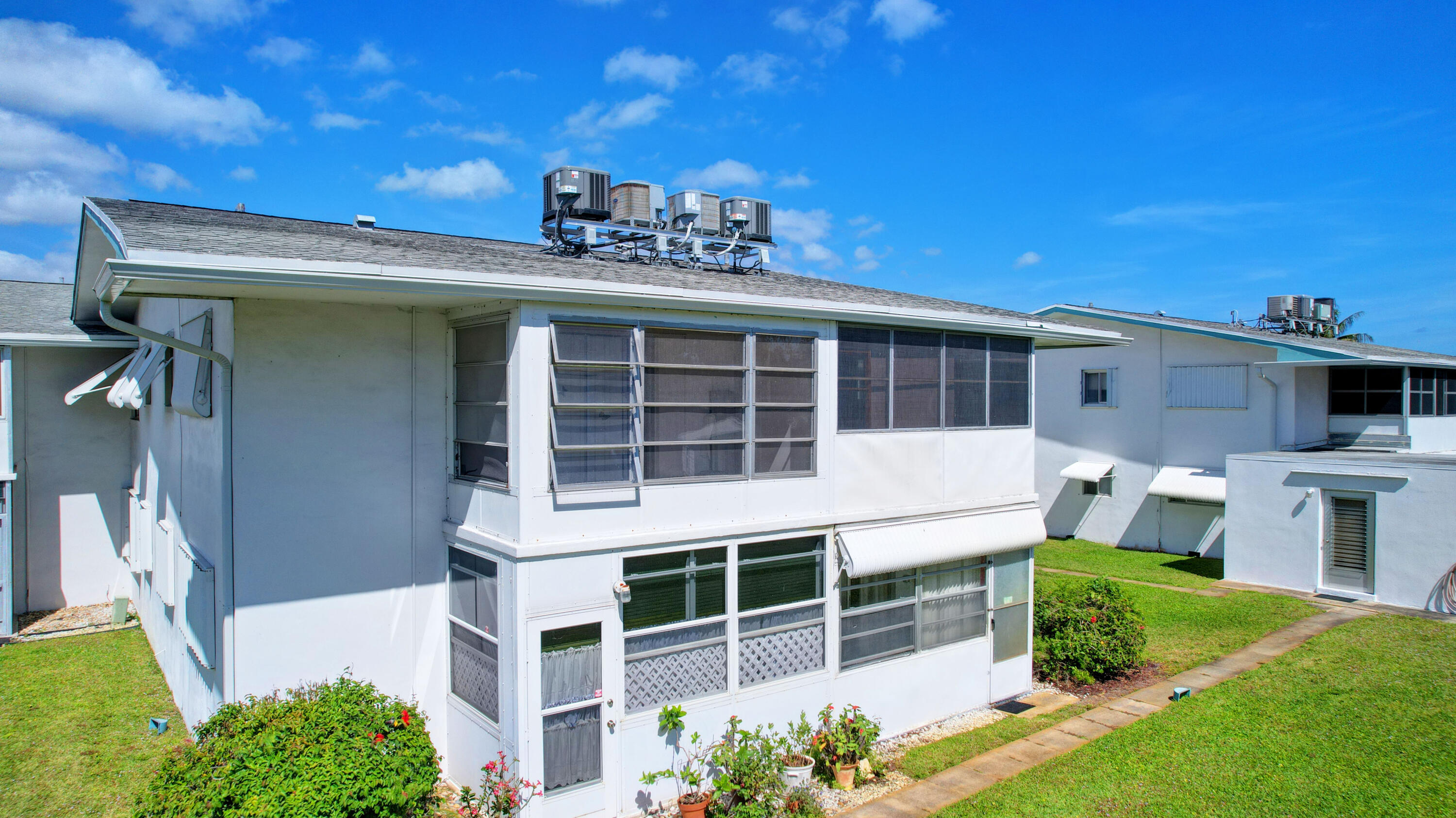 2290 Sunset Avenue 18