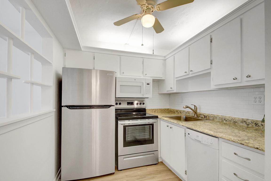 2290 Sunset Avenue 18