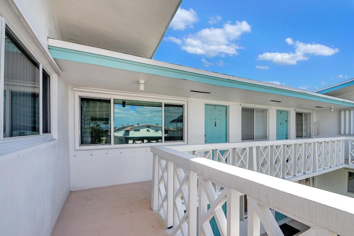 2290 Sunset Avenue 18