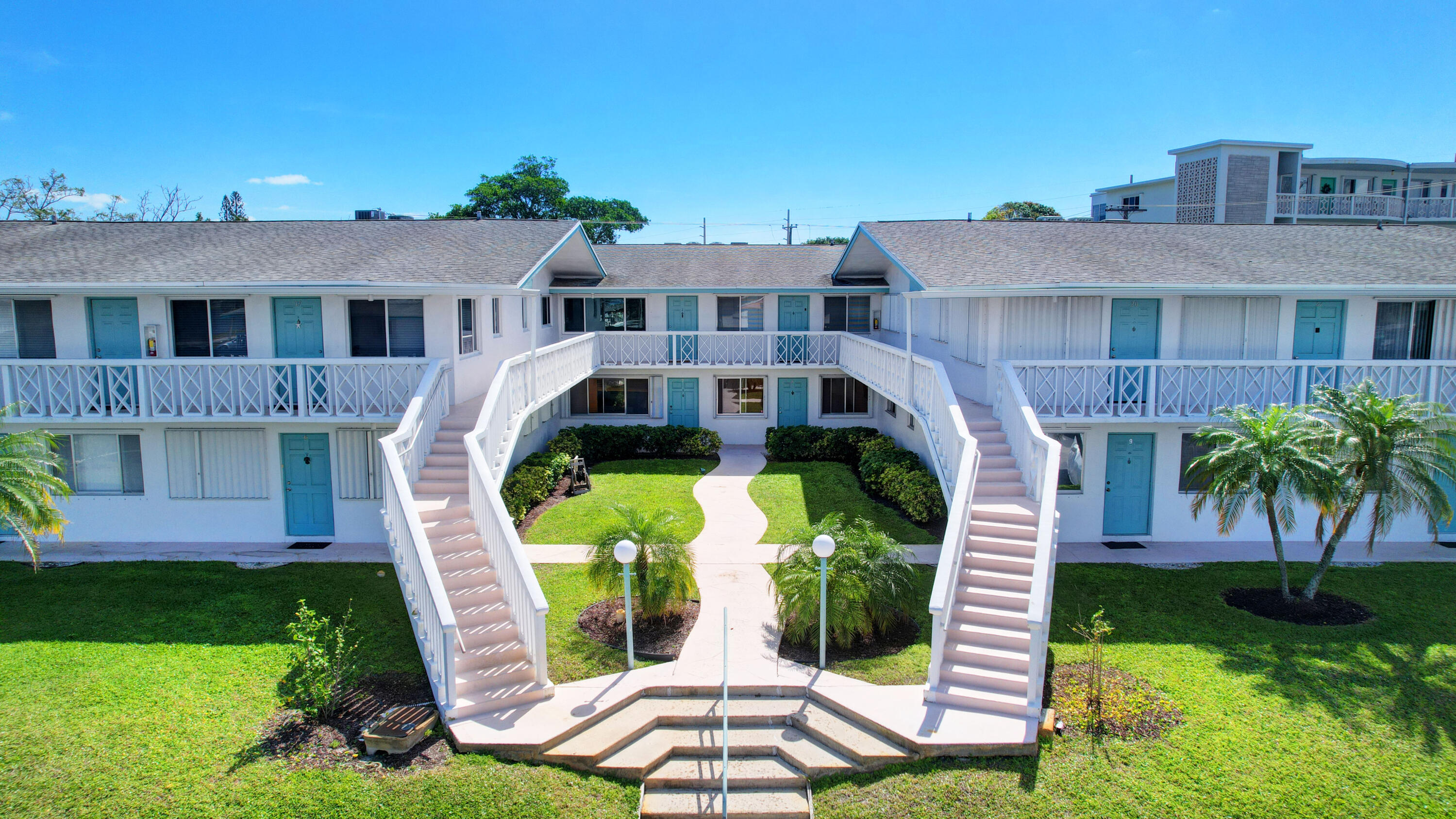 2290 Sunset Avenue 18