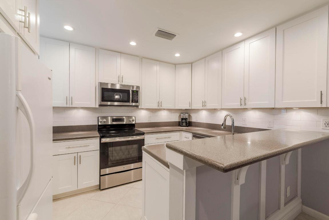 2403 Fairway Drive N