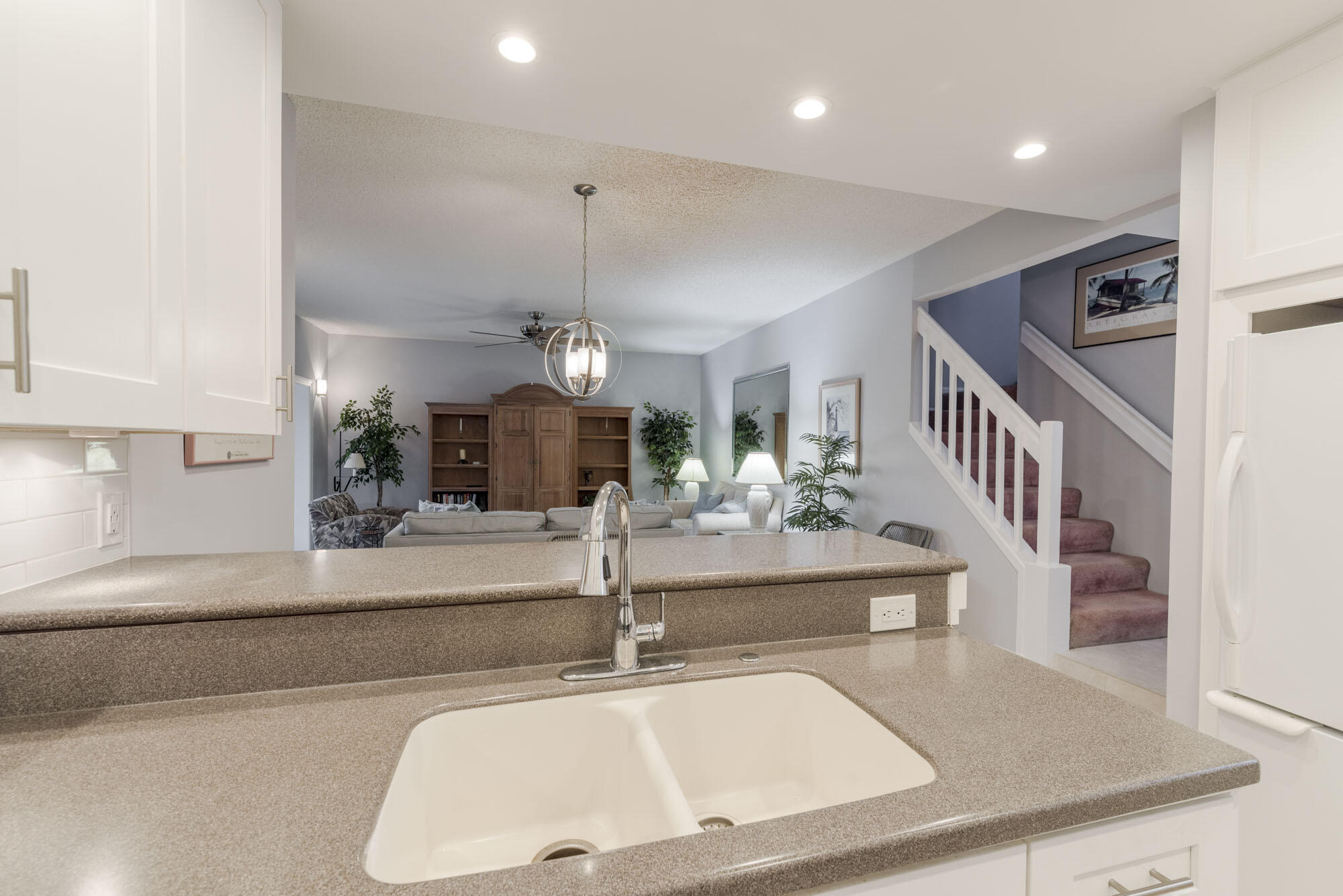 2403 Fairway Drive N