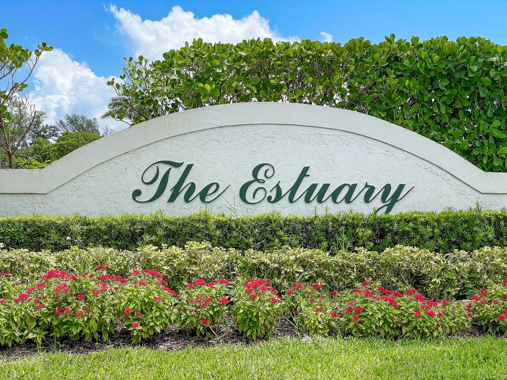 2403 Fairway Drive N