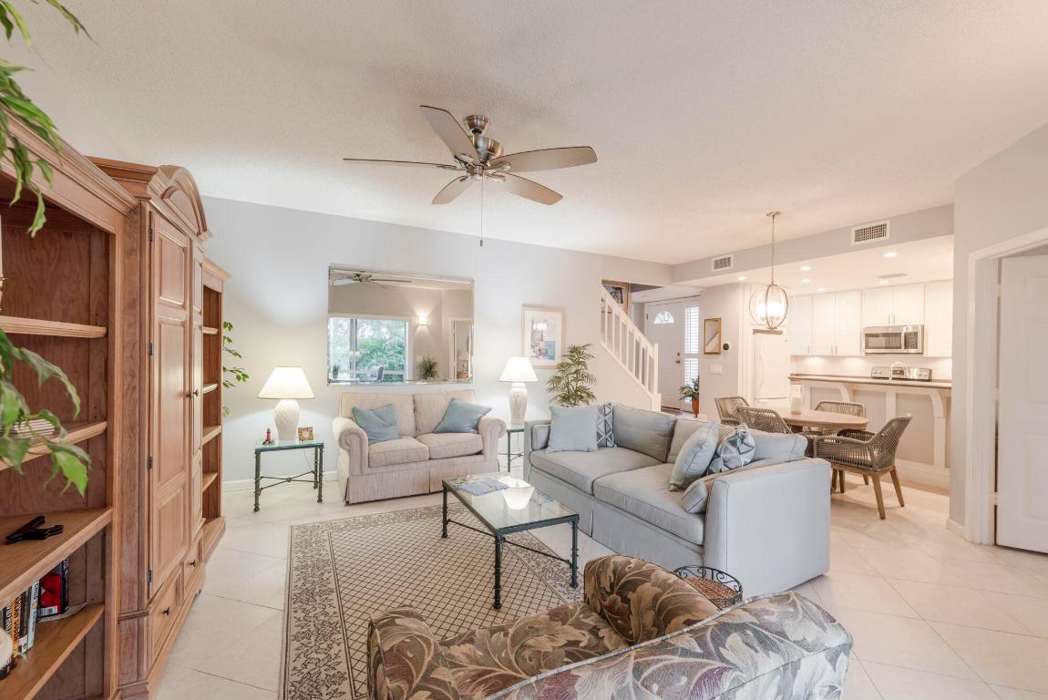 2403 Fairway Drive N