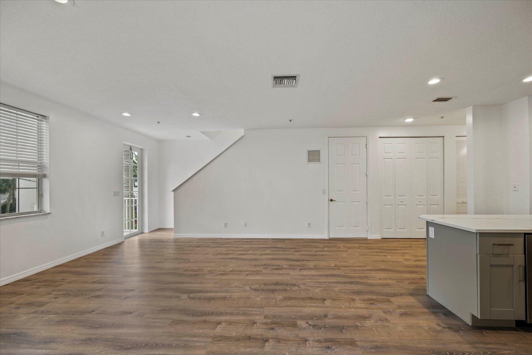 1522 Limetree Bay Avenue