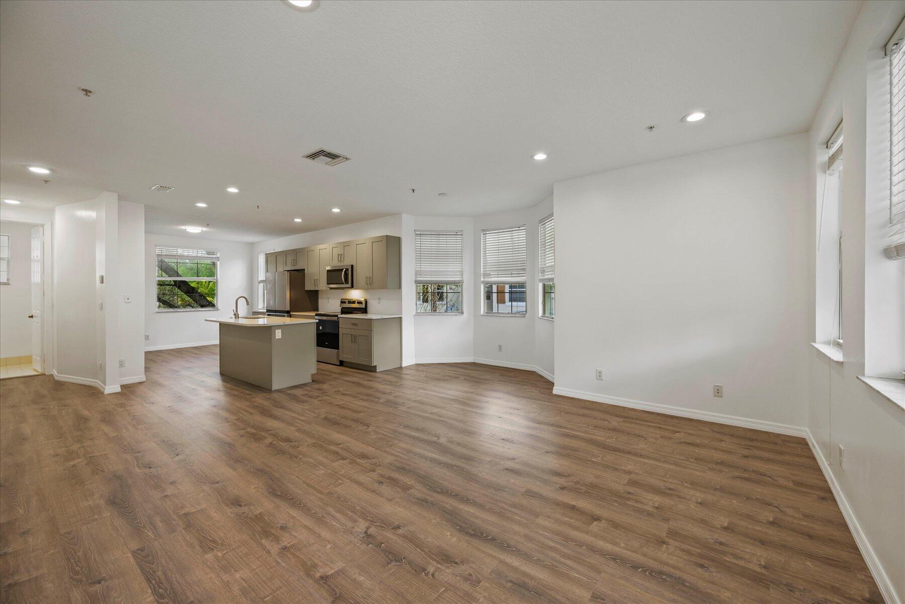 1522 Limetree Bay Avenue