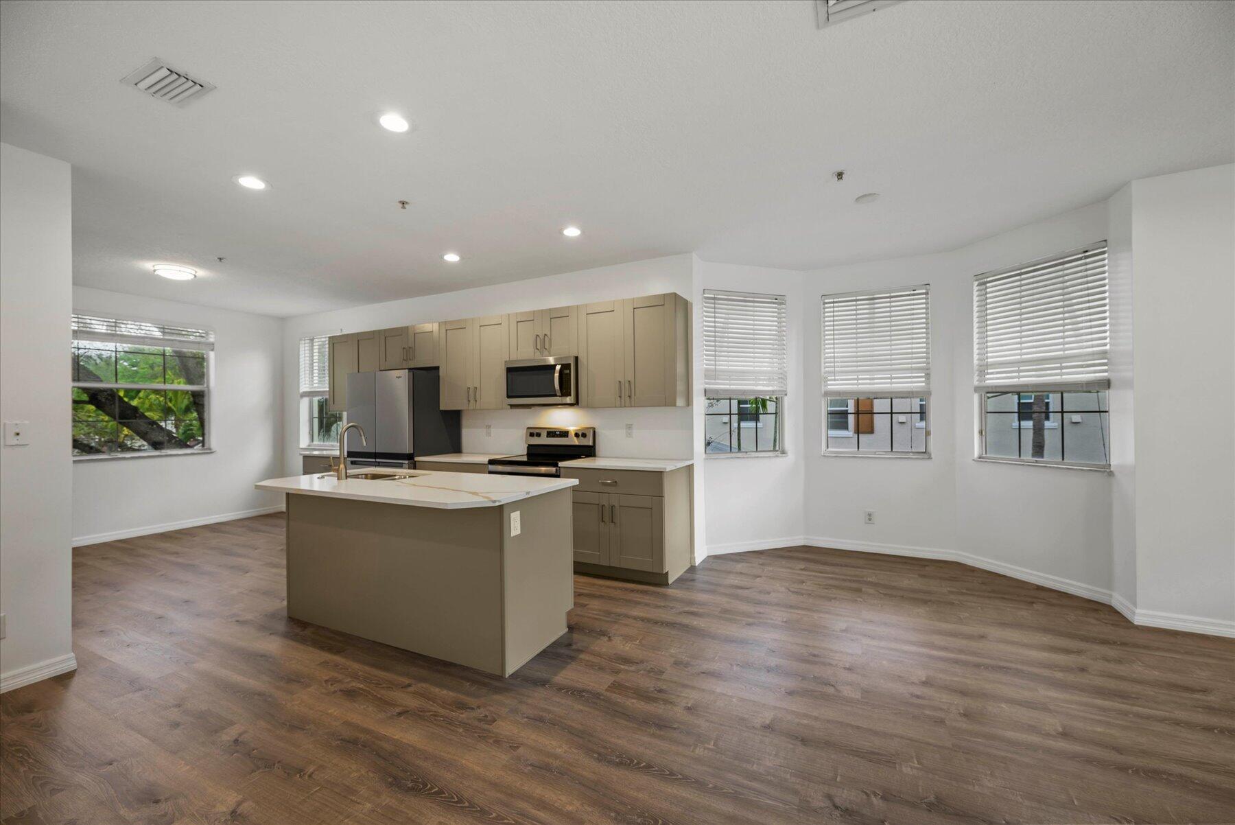 1522 Limetree Bay Avenue