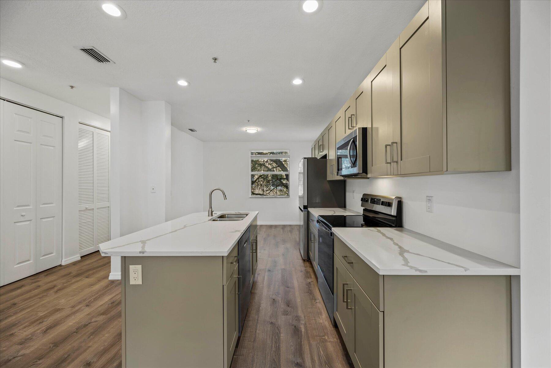 1522 Limetree Bay Avenue