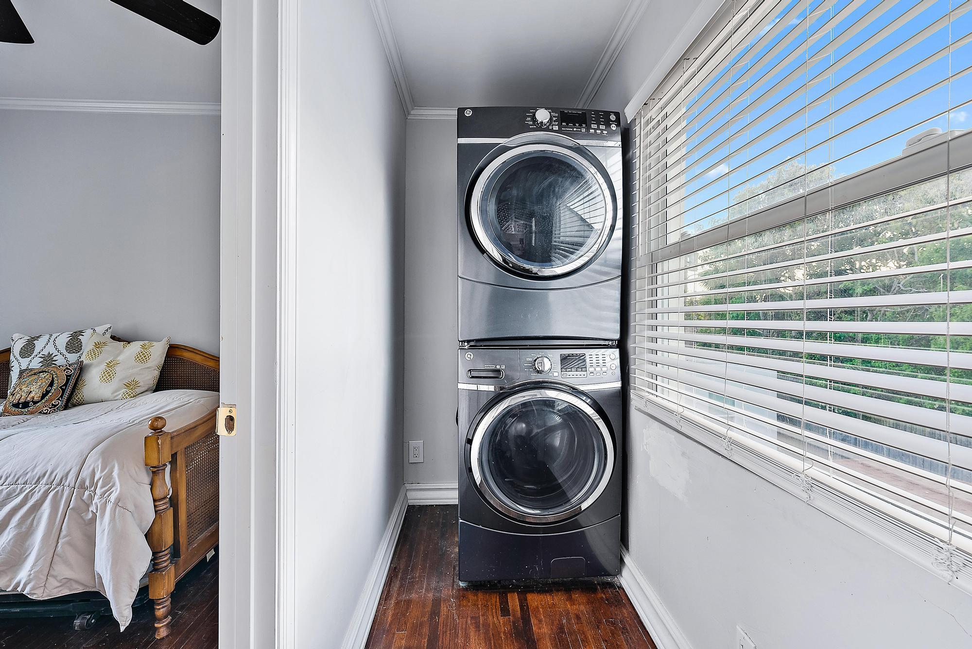 1220 Longwood Street