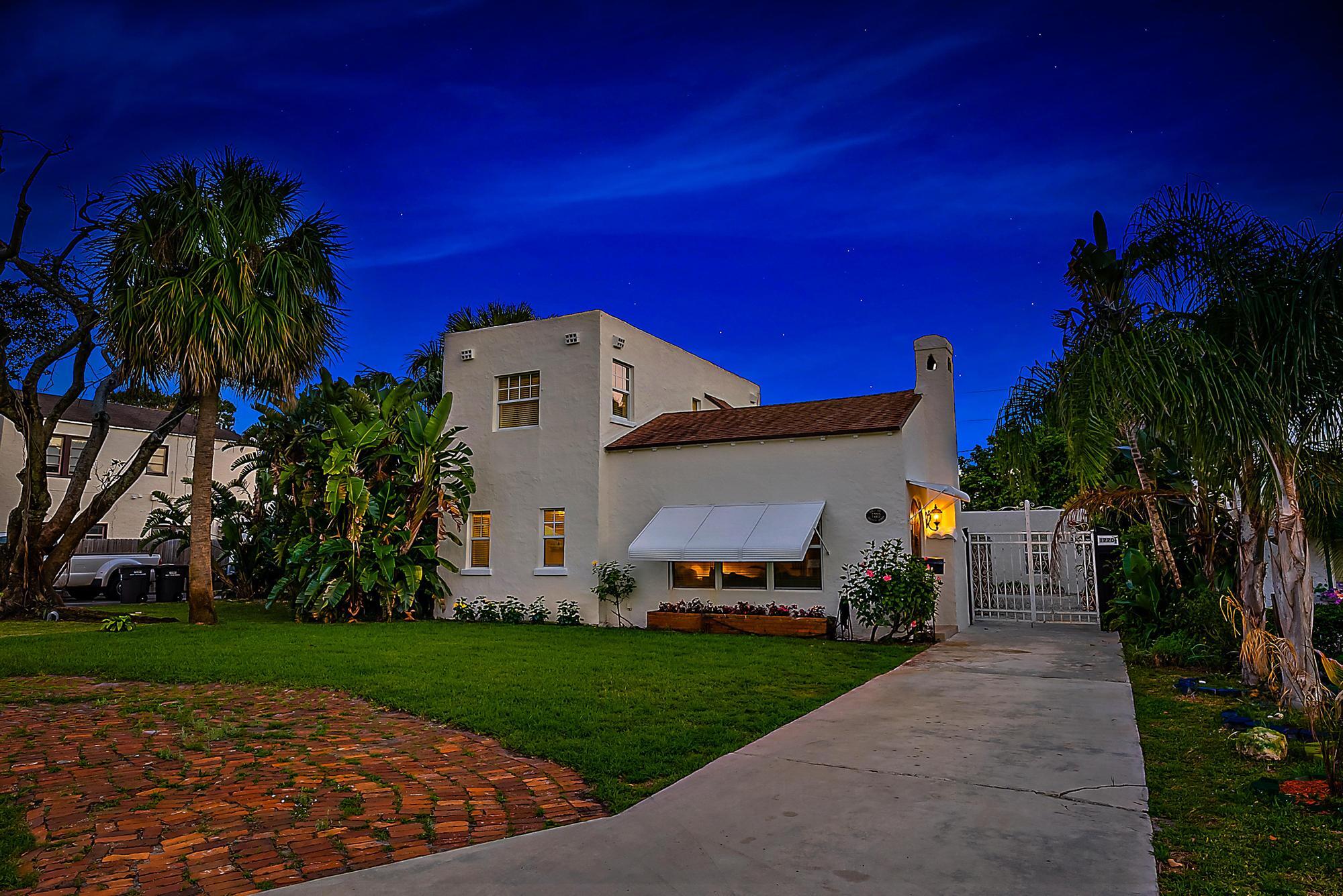 1220 Longwood Street