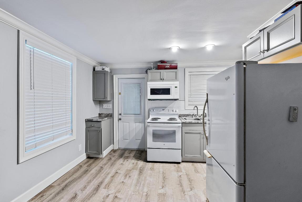 1220 Longwood Street