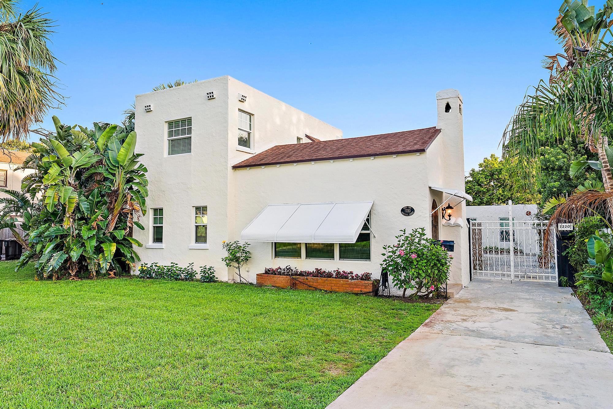 1220 Longwood Street