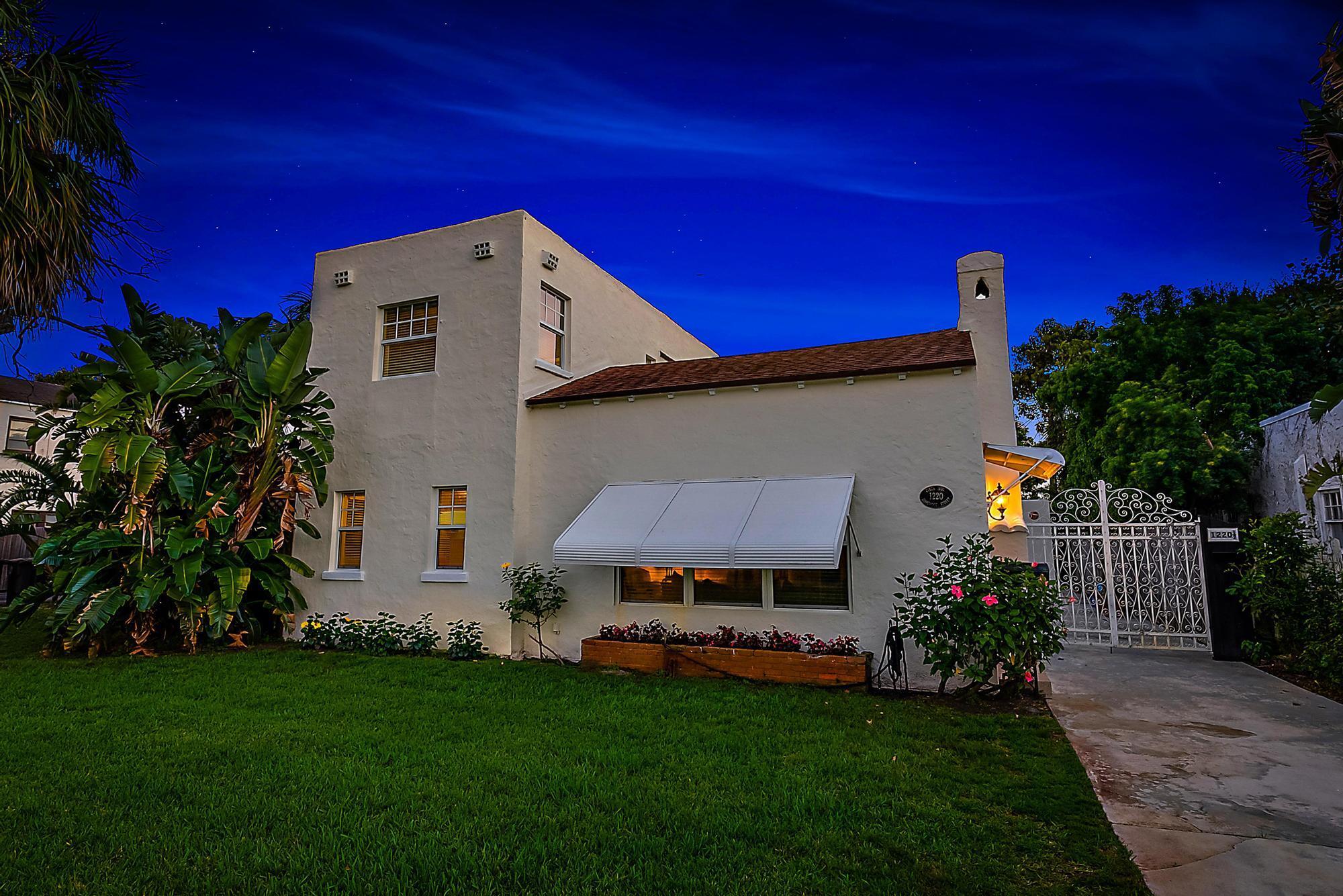 1220 Longwood Street