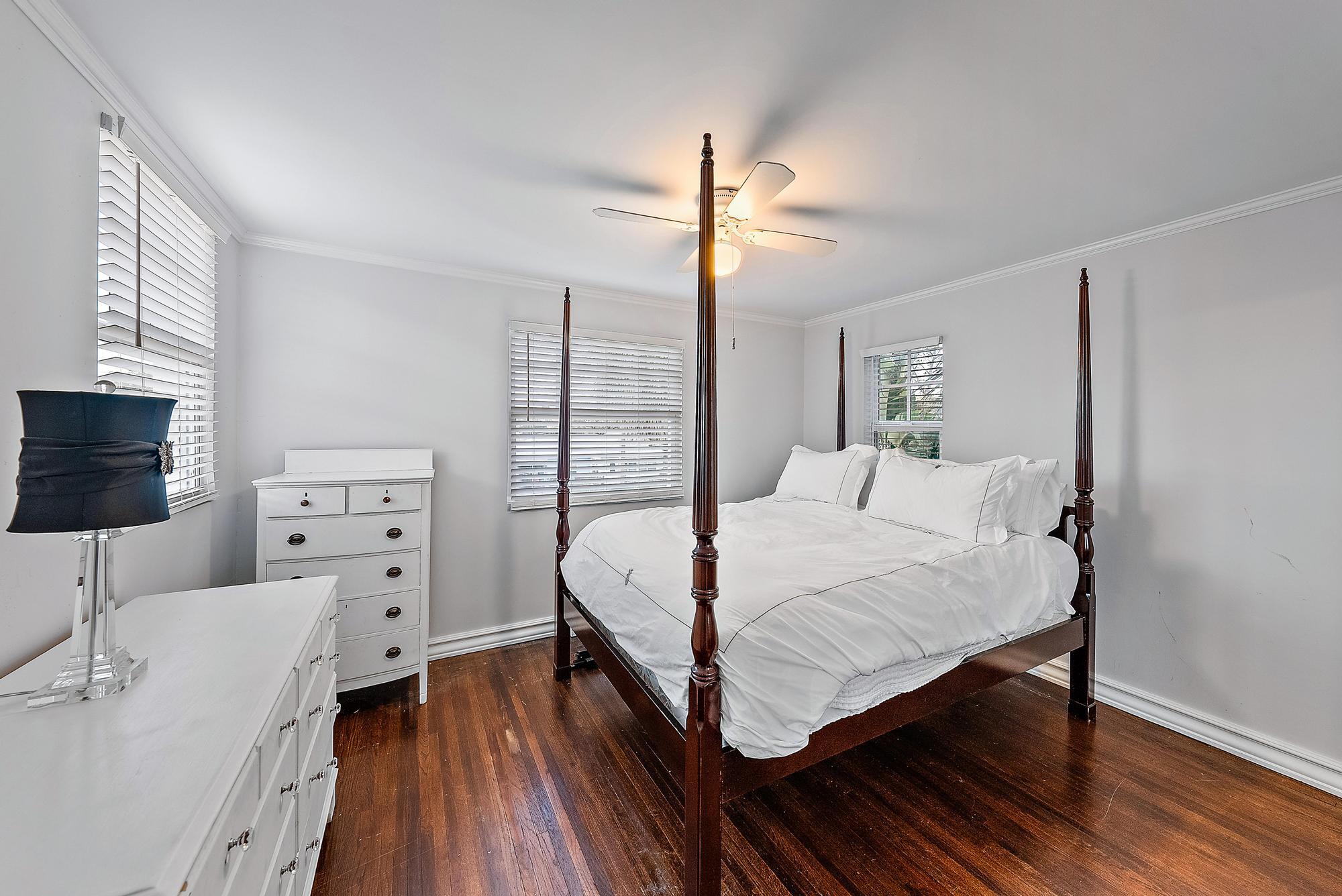 1220 Longwood Street