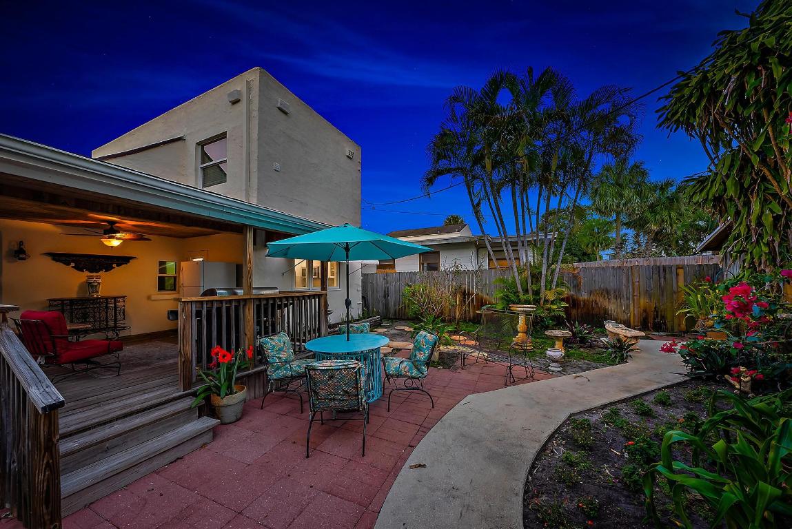 1220 Longwood Street