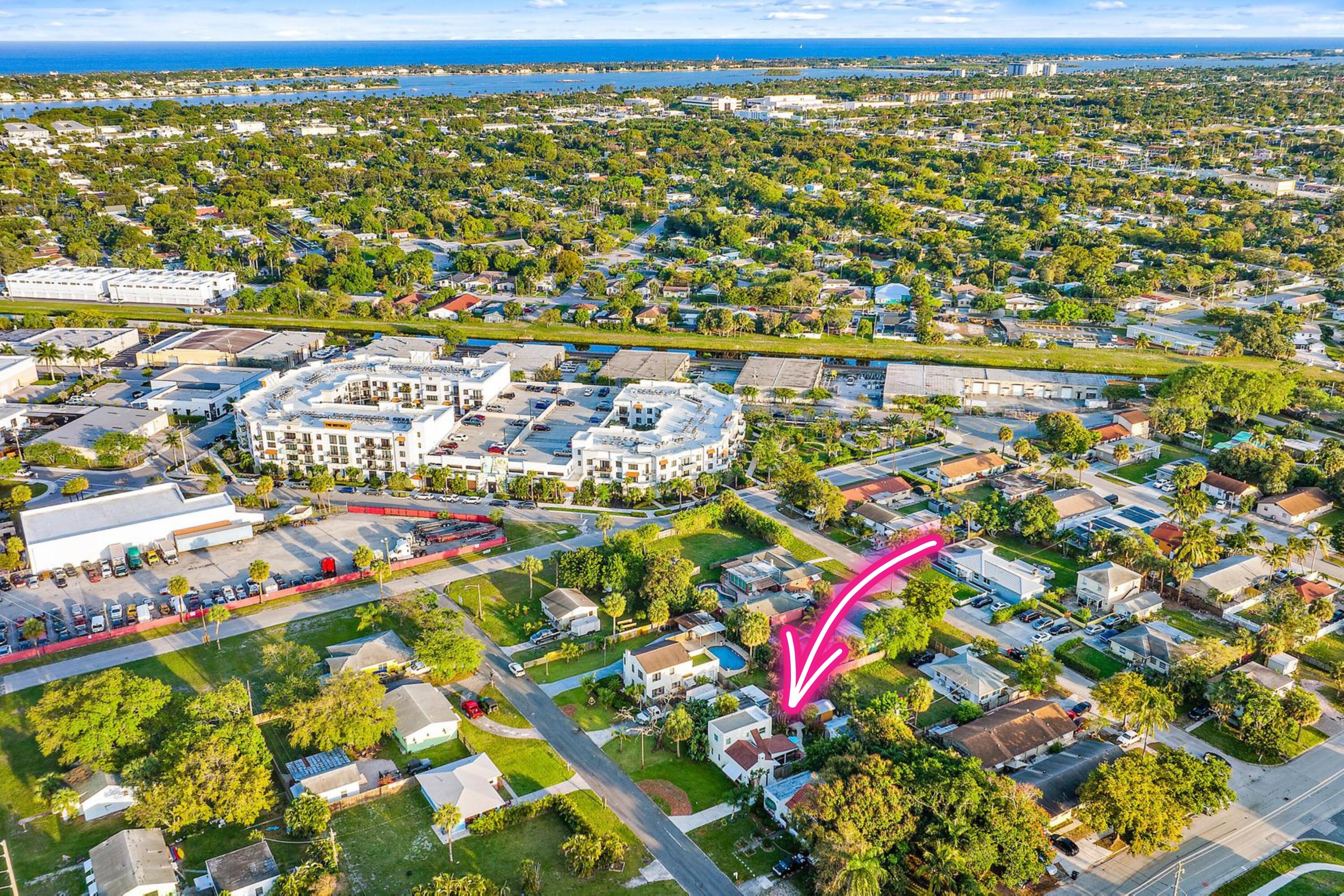 1220 Longwood Street