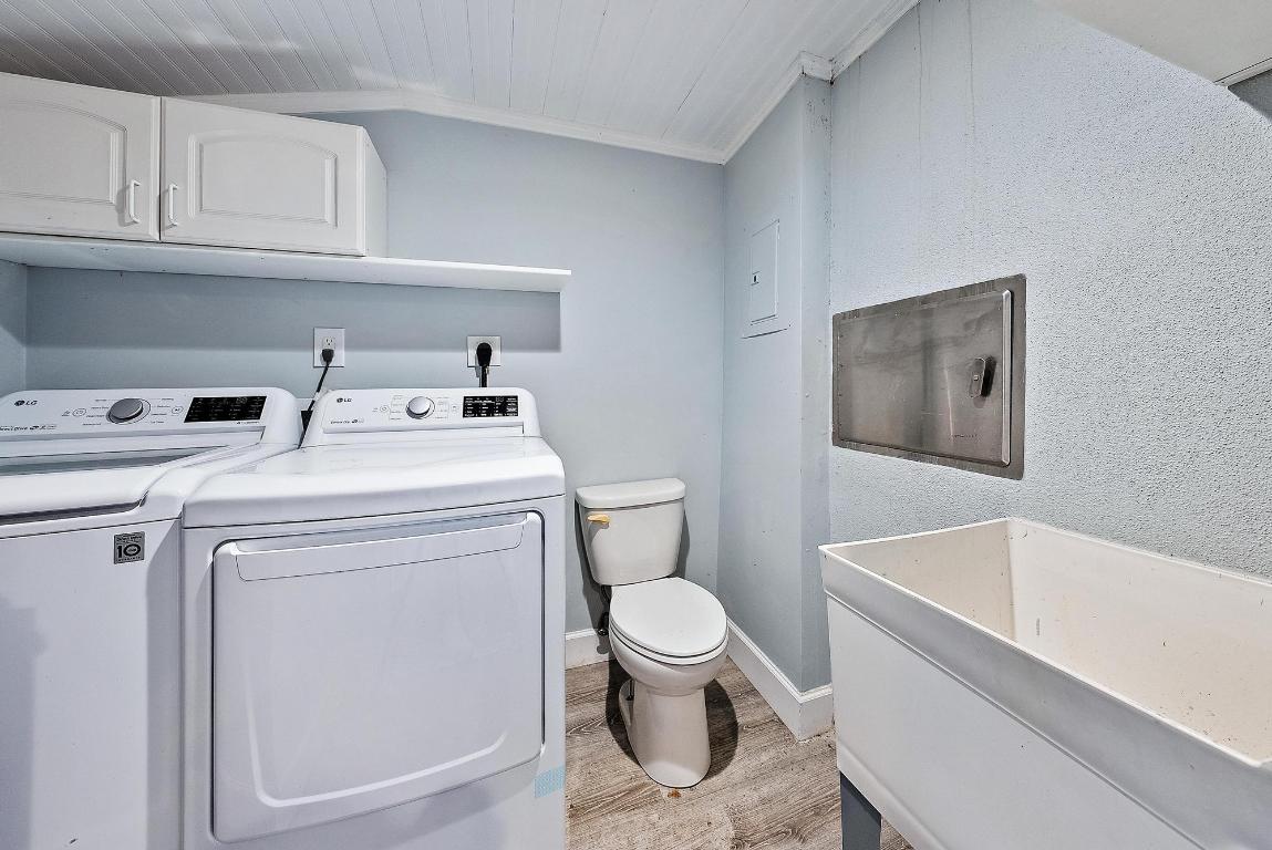 1220 Longwood Street