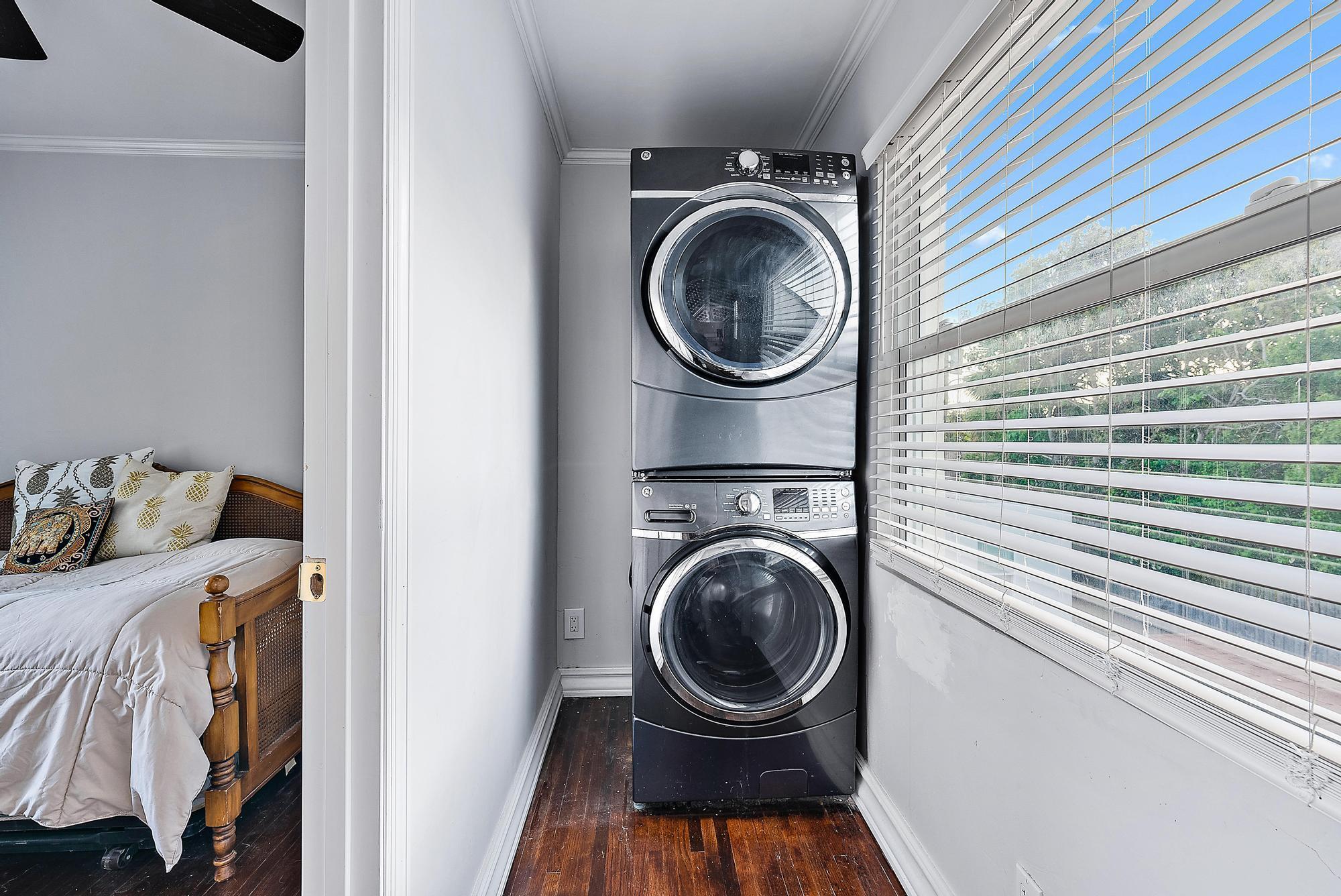 1220 Longwood Street