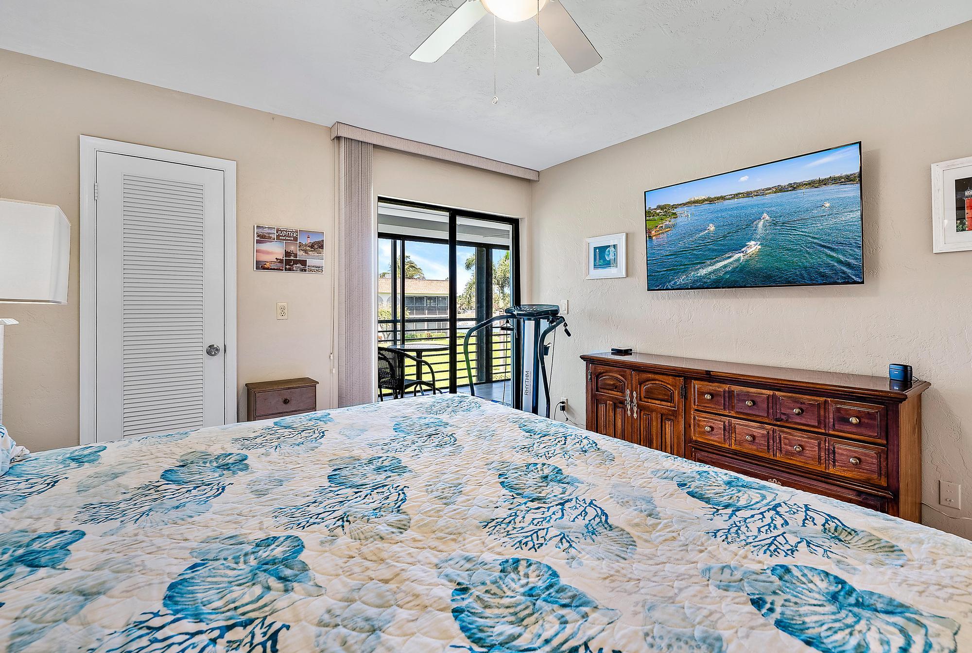 755 Saturn Street E204