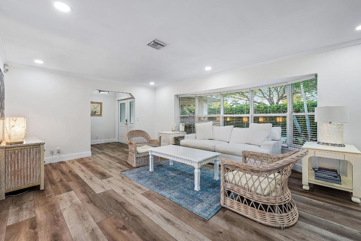 305 Country Club Drive