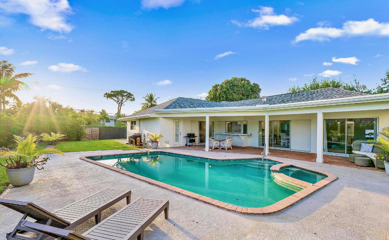 305 Country Club Drive