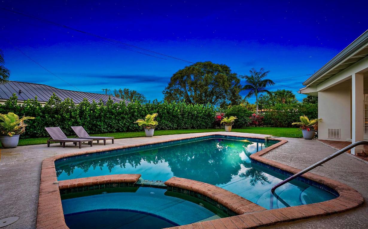 305 Country Club Drive