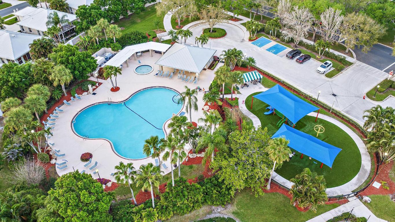 2821 SW Brighton Way