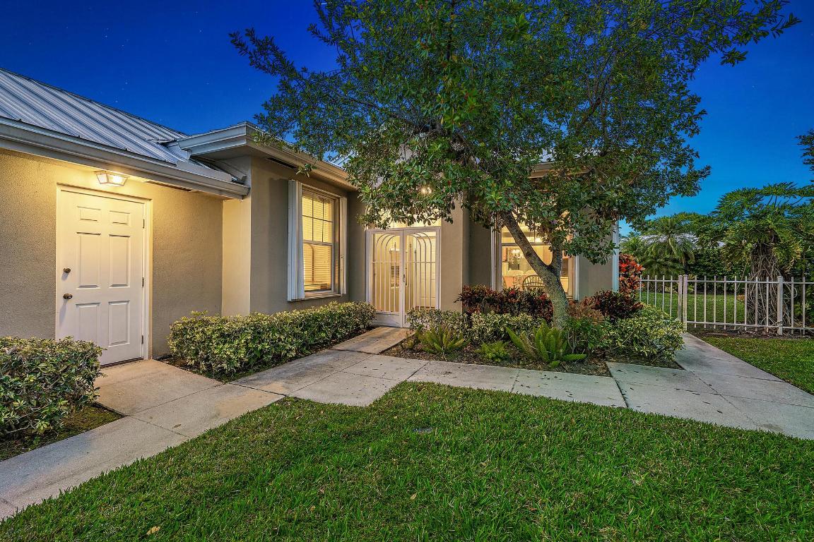 2821 SW Brighton Way