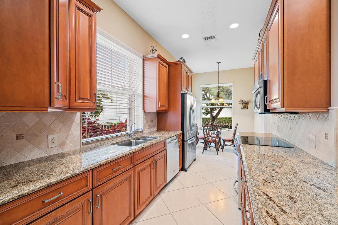 2821 SW Brighton Way