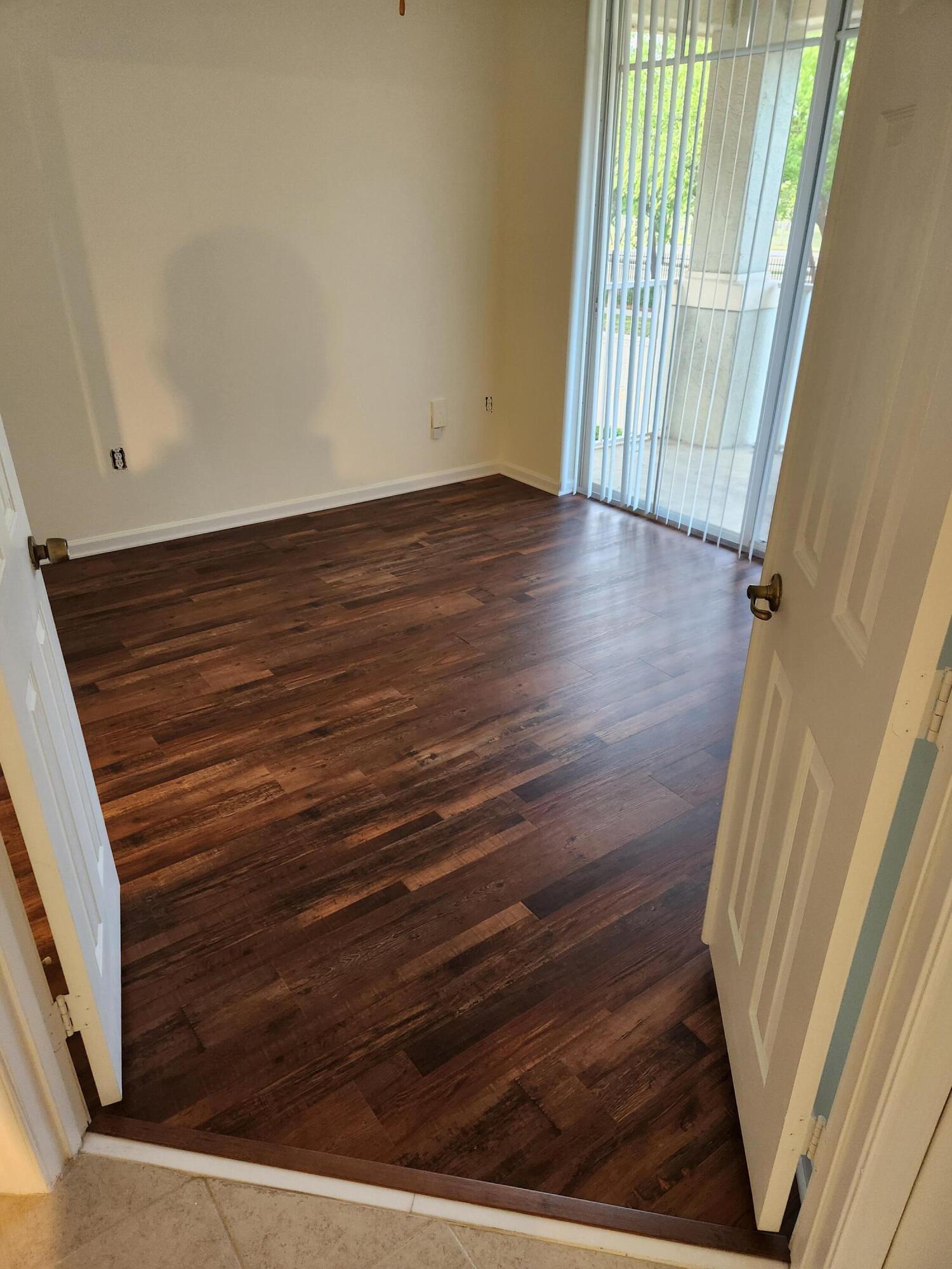 1054 University Boulevard 25