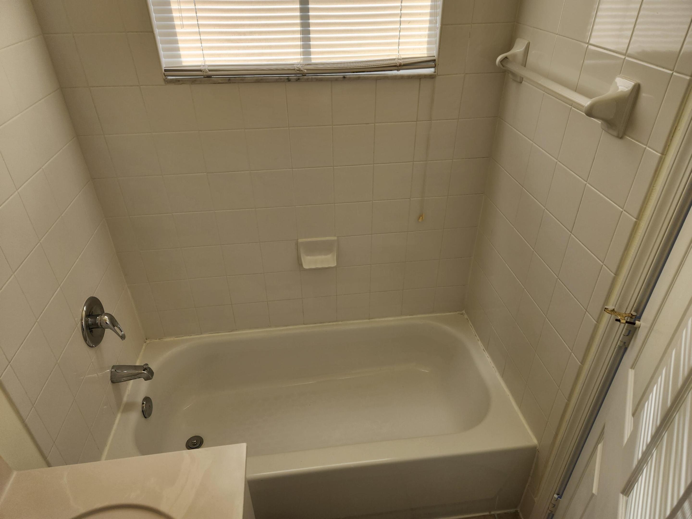 1054 University Boulevard 25