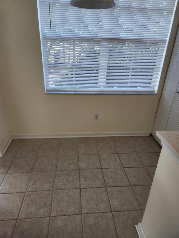 1054 University Boulevard 25