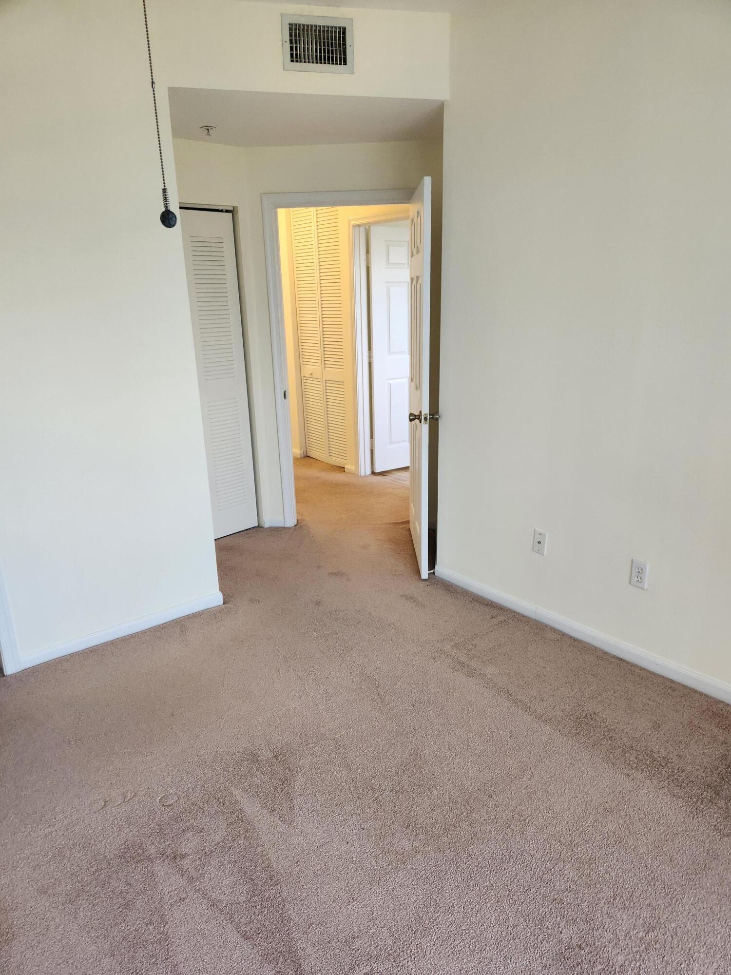 1054 University Boulevard 25