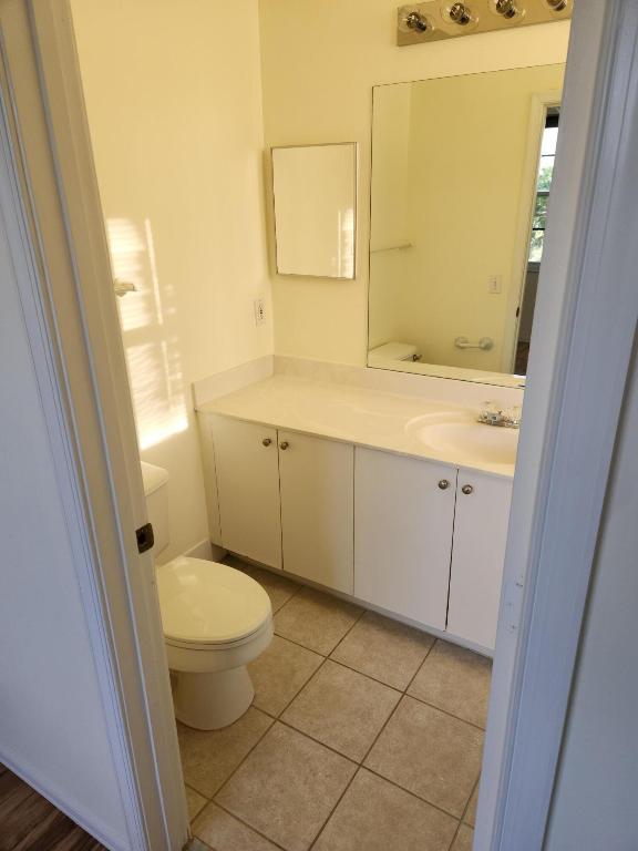 1054 University Boulevard 25