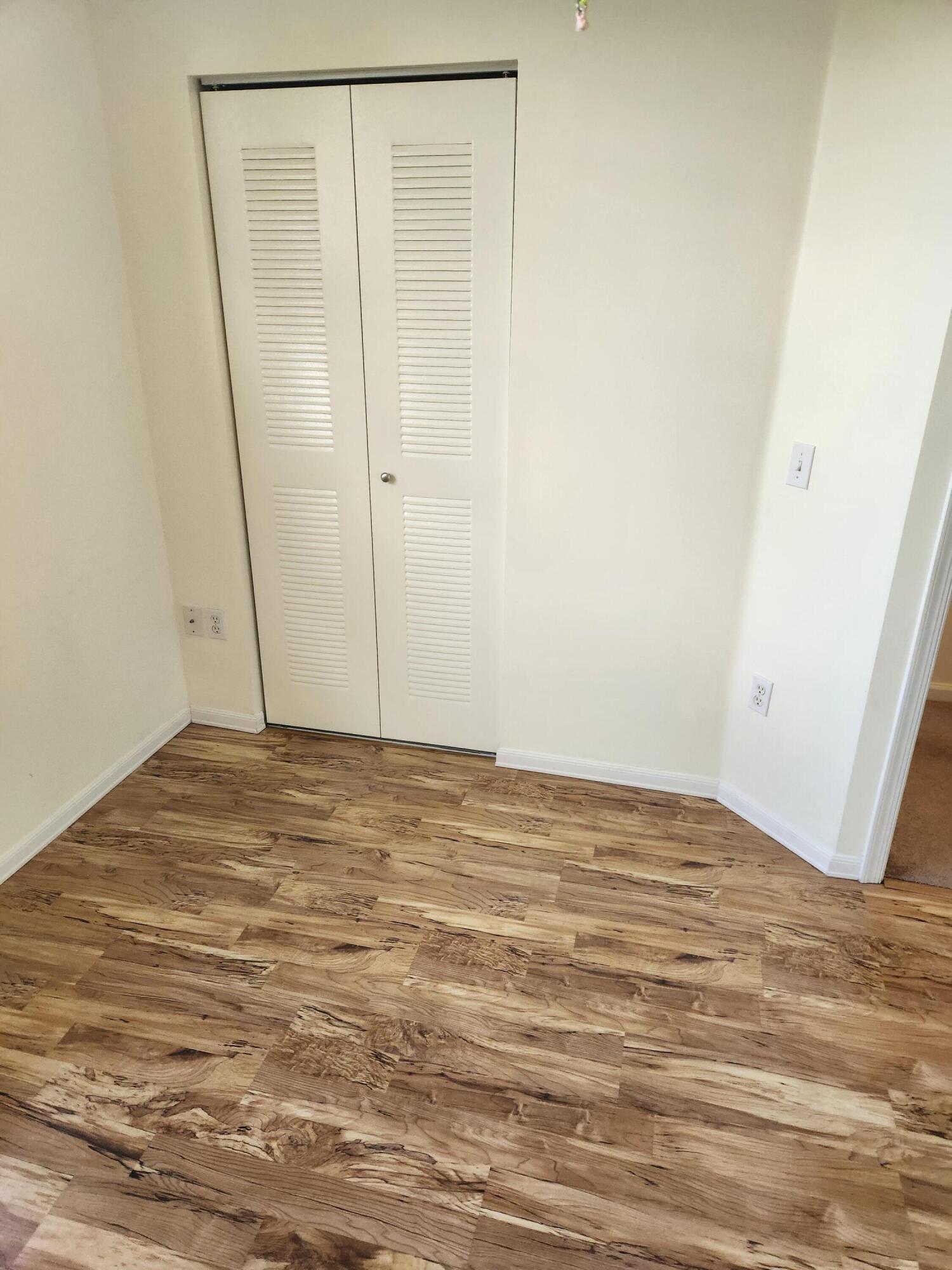 1054 University Boulevard 25