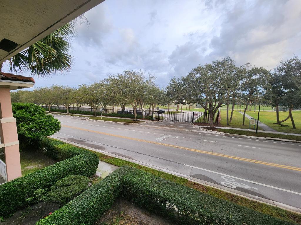 1054 University Boulevard 25