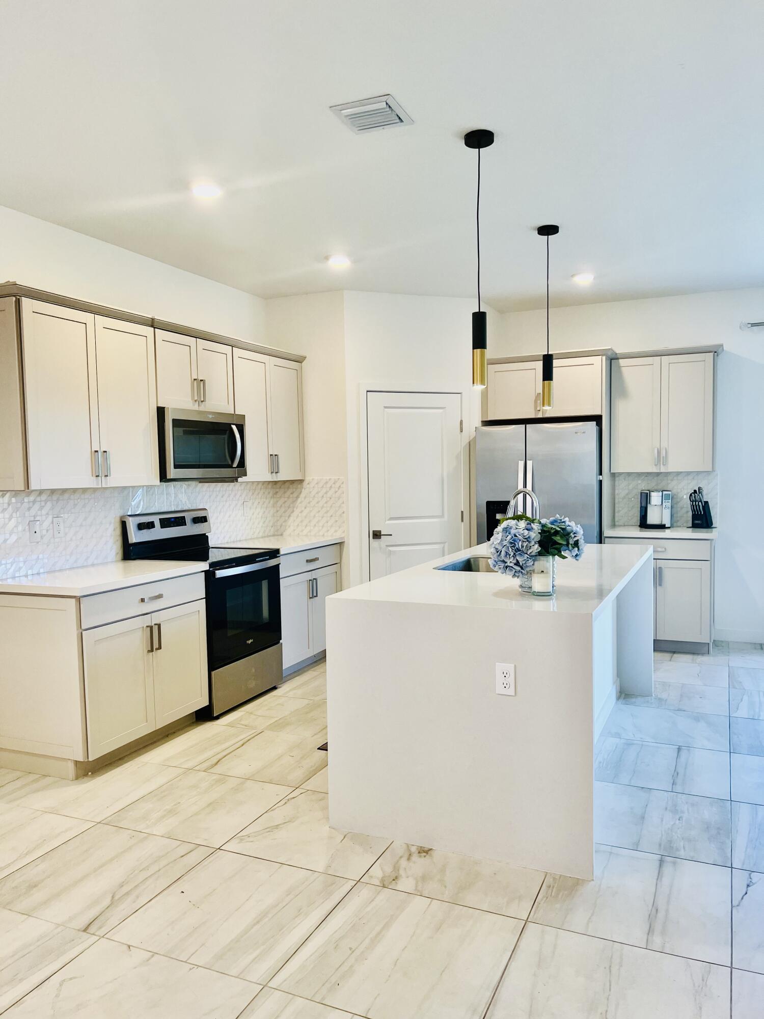 18486 Claybrook Street Street