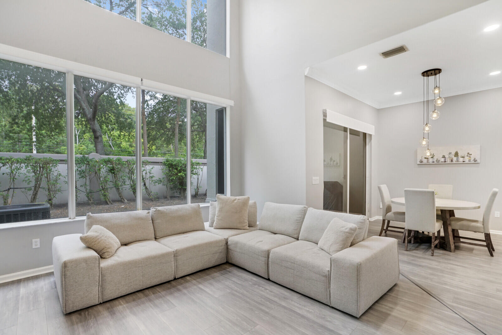 6351 Bella Circle 804