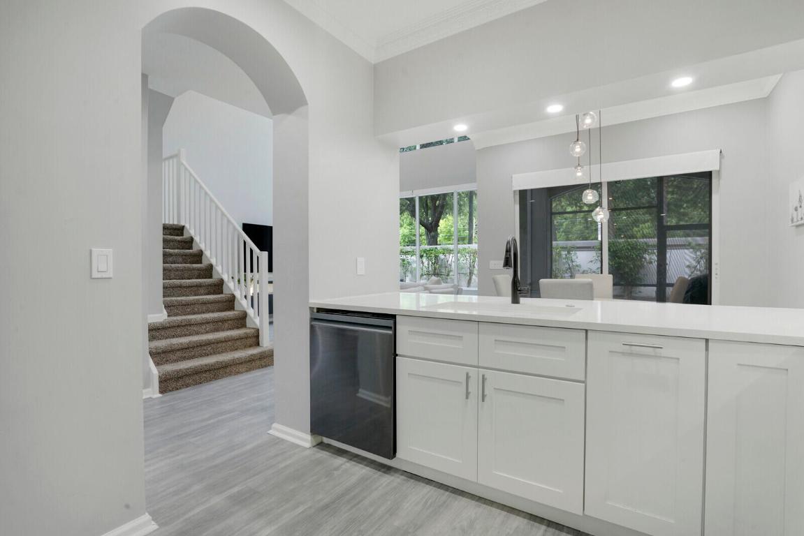 6351 Bella Circle 804