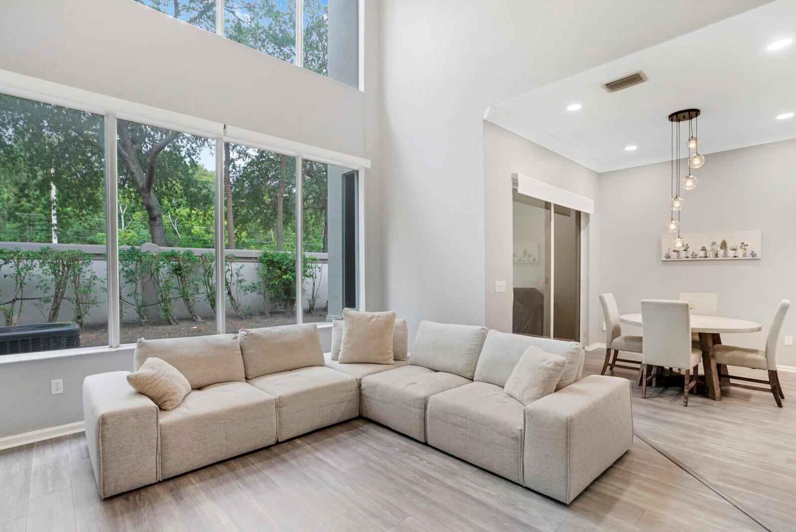 6351 Bella Circle 804